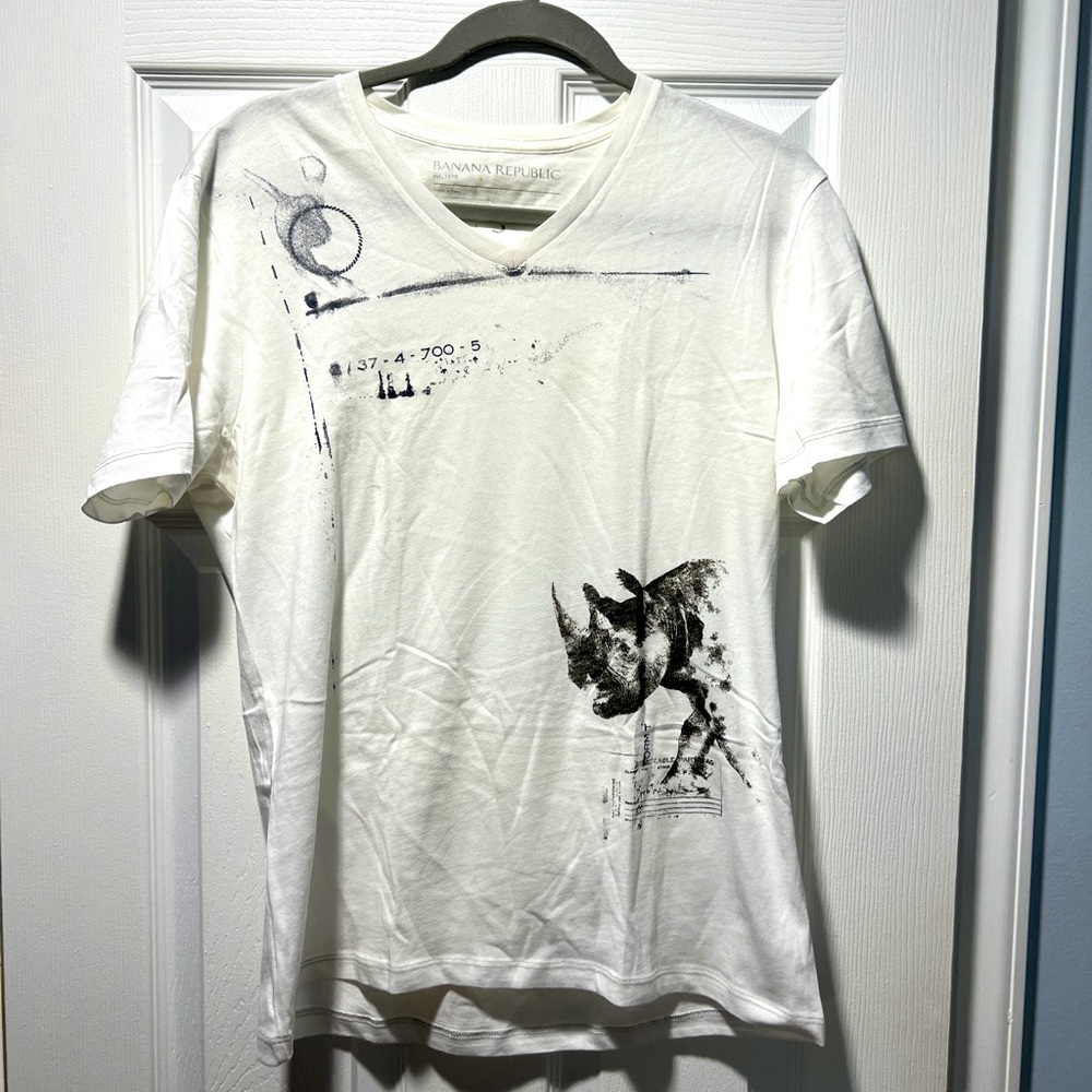 Express V-neck T-shirt